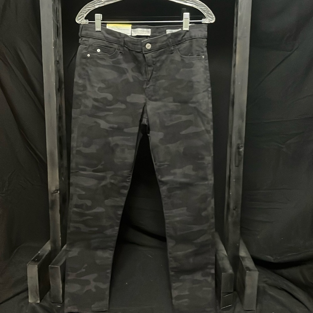 Social Standard by Sanctuary- mid rise ankle skinny black camo. NWT